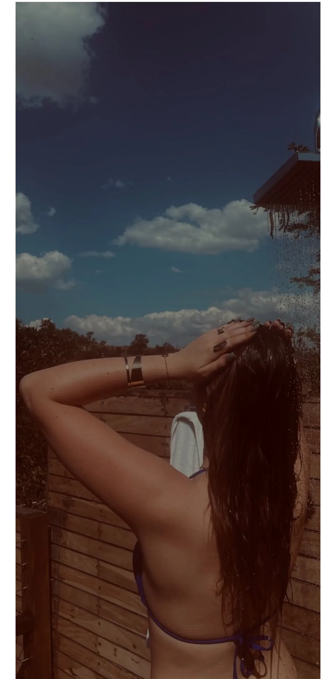 Shower outsite? Means only 1 thing! Outdoor sex!