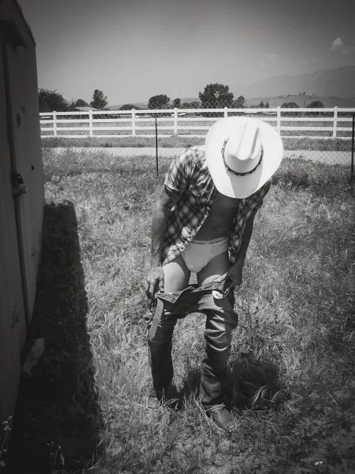 So I was going through some pictures and I saw that my friend snapped this shot while I was preparing for a rodeo. And I was like hey, this may work here…
