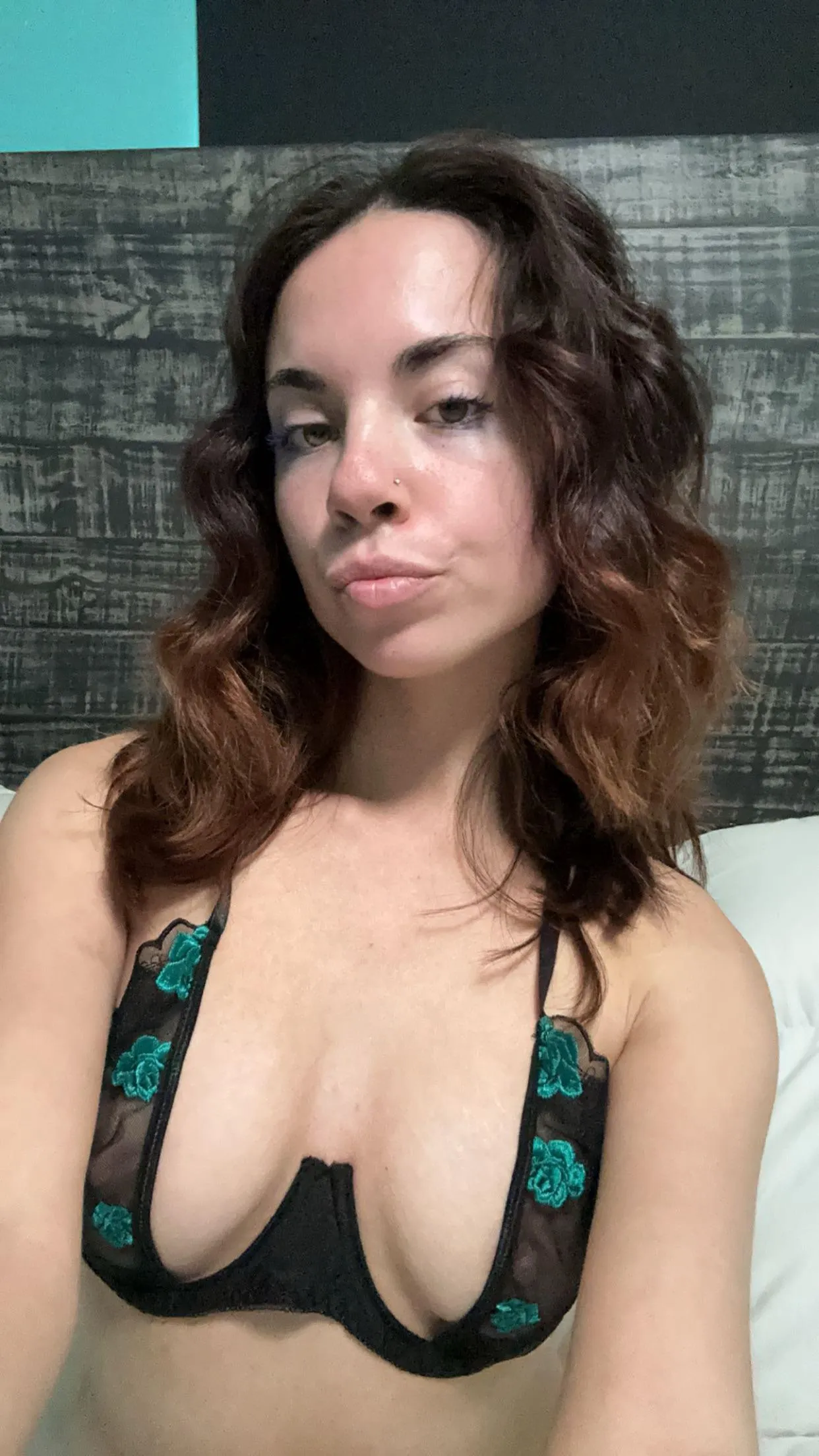 Thick and tight😋 free page