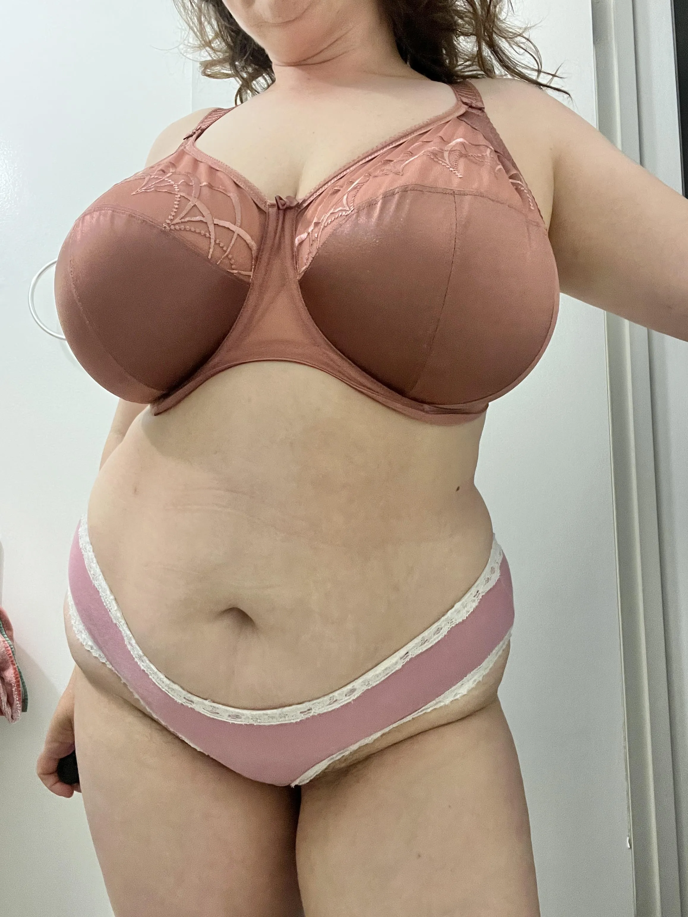 This curvy mom needs help taking these off