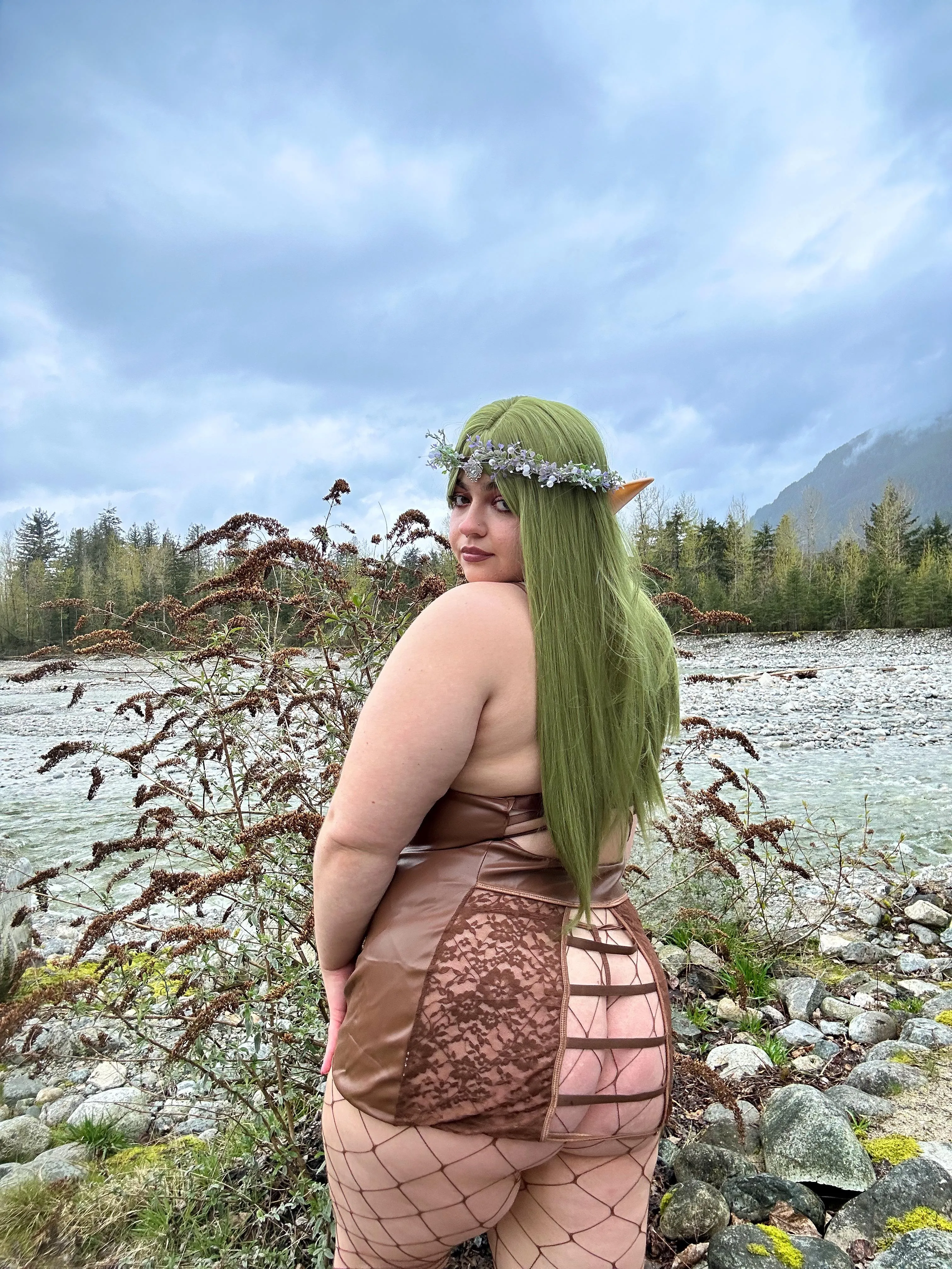 Wood elf 🧝🏻‍♀️