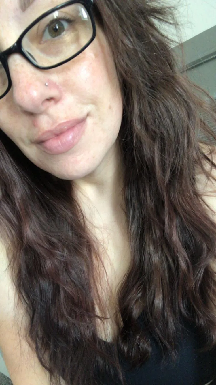 Would you date me for my bare face? F33