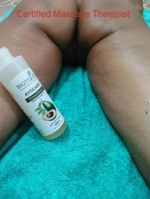 Yesterday Night Went to Massage this IT [f] she is basically from Mumbai Facing problem and pain in her lower back due to Sitting Job in Office. If you are also facing the same issues and problems due to more sitting on chair then just Msg me for relaxat