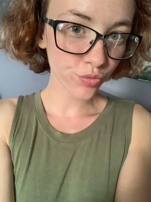 Nerdy girls have the sweetest lips