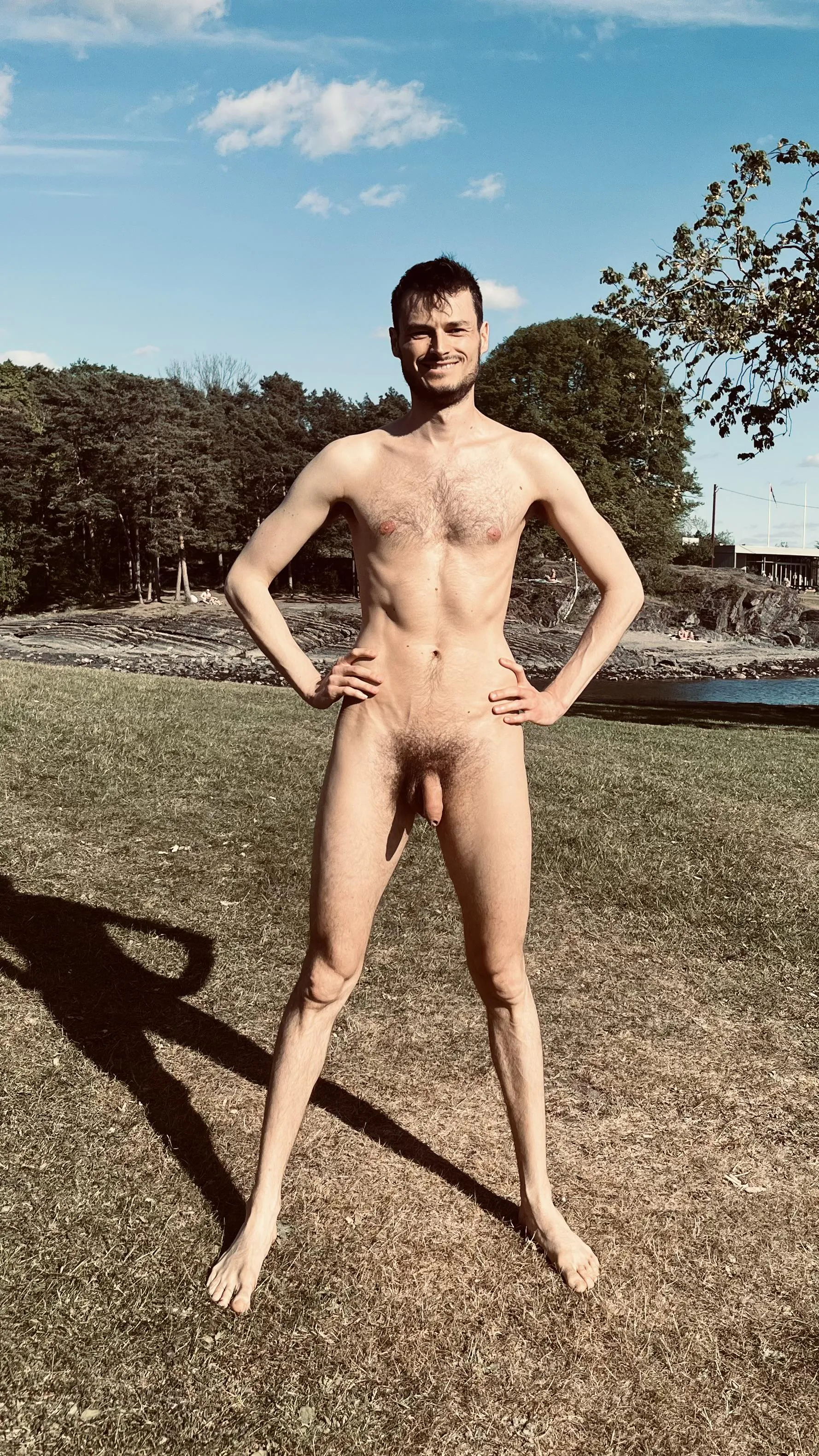 Am I the only one rocking a full bush in public? Felt rare being this hairy at the beach today. What’s your experience?