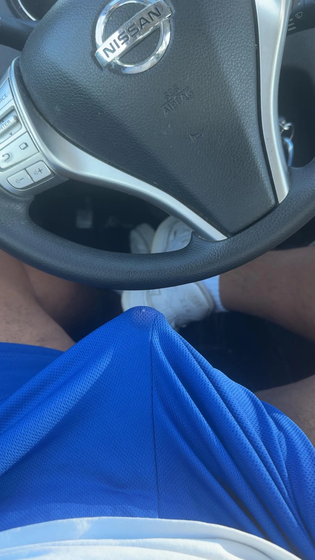 freeballing in the car