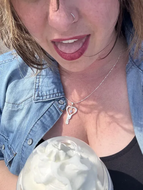 Good boy bought me coffee 😘