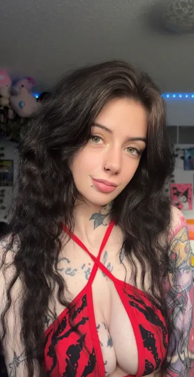 What have you seen first my pretty eyes or perfect boobs?