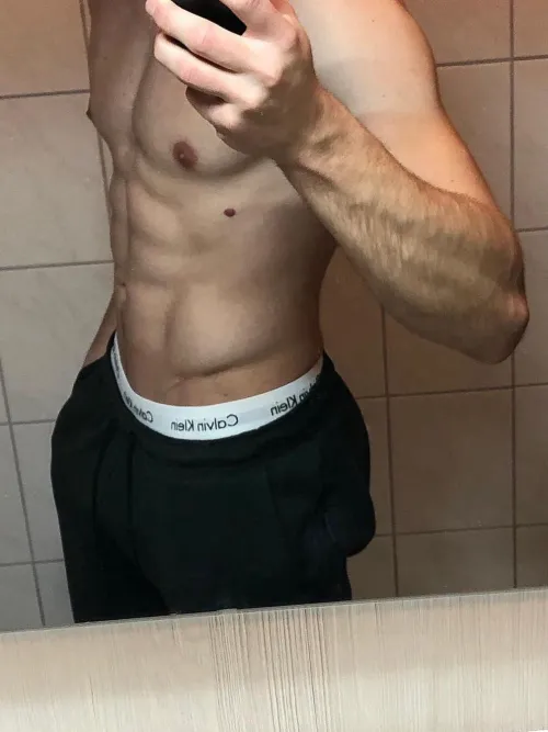 [19] Welcher M18-25 aus NRW spritzt sehr viel ab?🍆💦 DM will heute sehr viel schlucken🥵 Bin 19 trainiert mobil/besuchbar aus NRW. Hab auch snap.