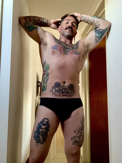 [37] if anyone is horny and wants to enjoy some good sexting... i'm on fire right now