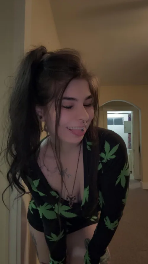 Bet you’d pay just to be ignored by me, huh? 💋 Prove it.