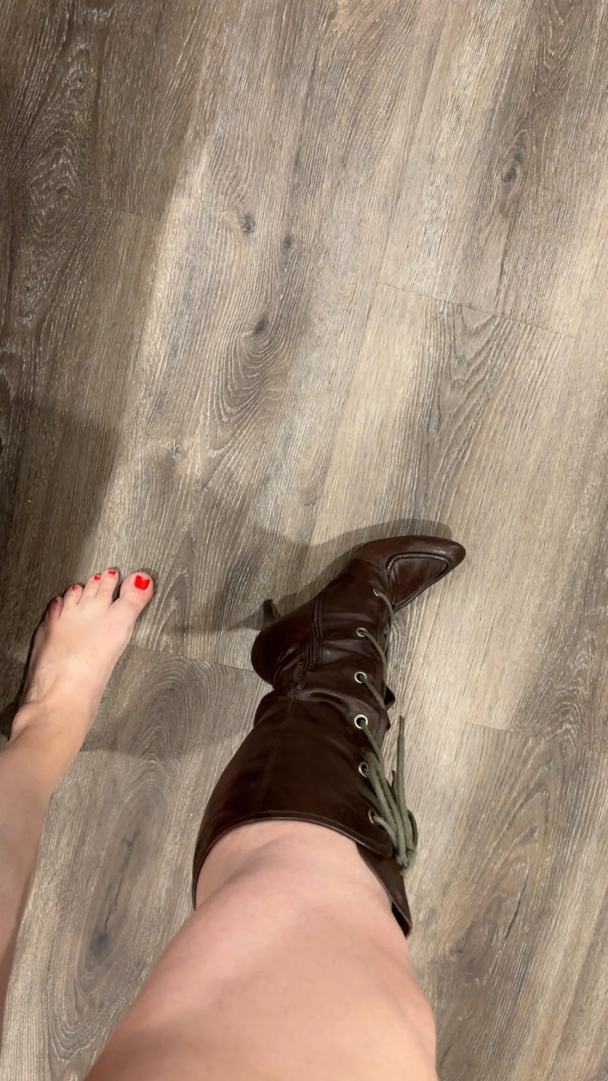 Cold day. Staying warm but still a sexy MILF 🫦