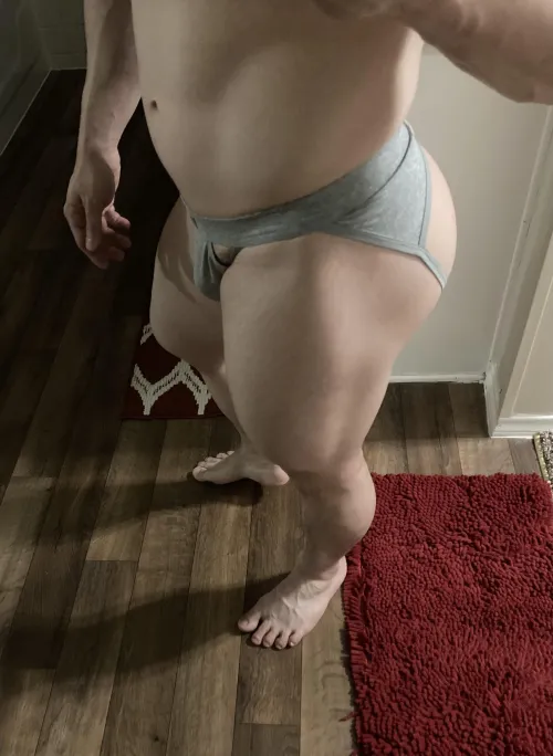 This jockstrap caught guy’s attention 😎