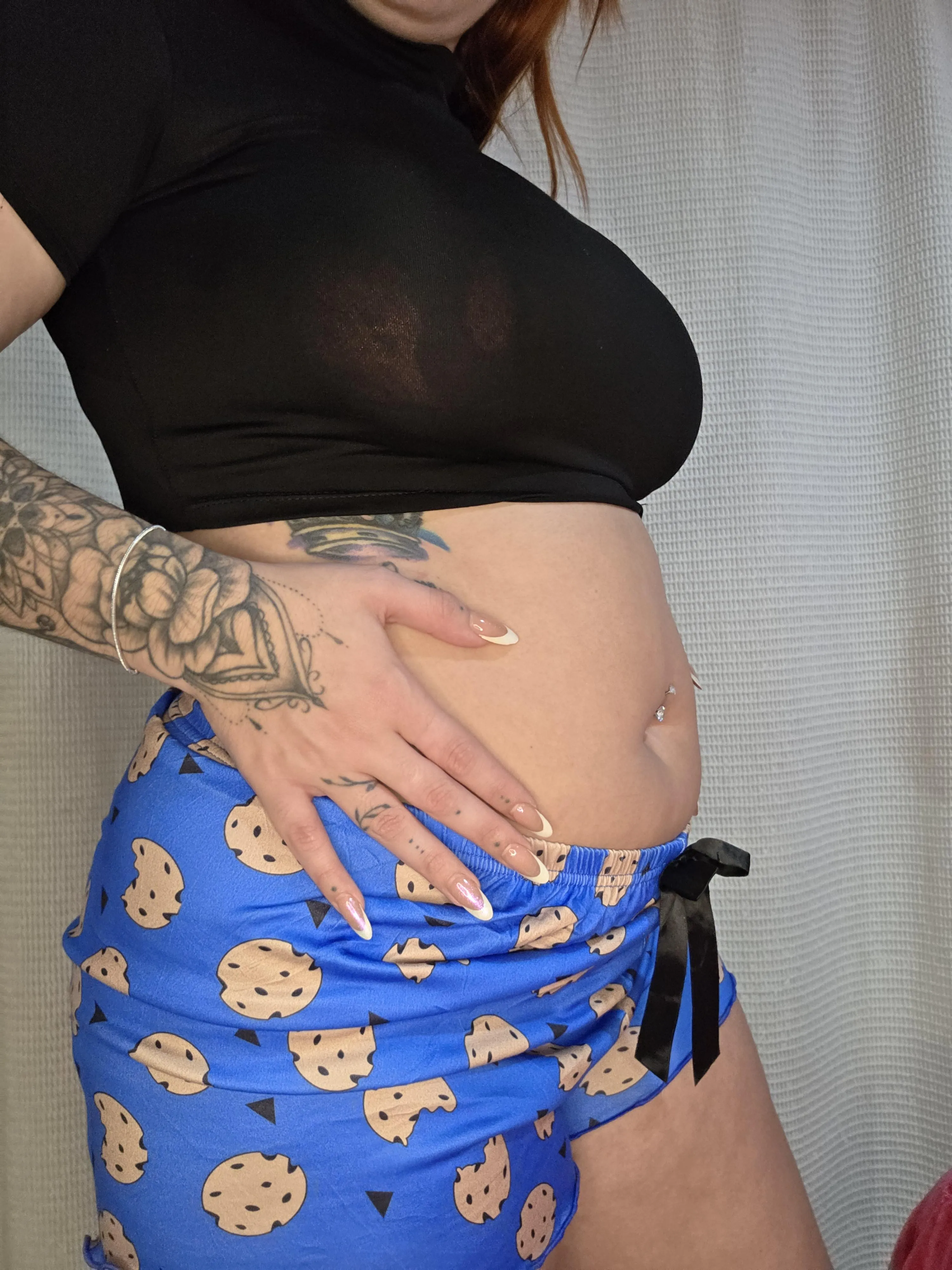 I love flashing my huge body for you