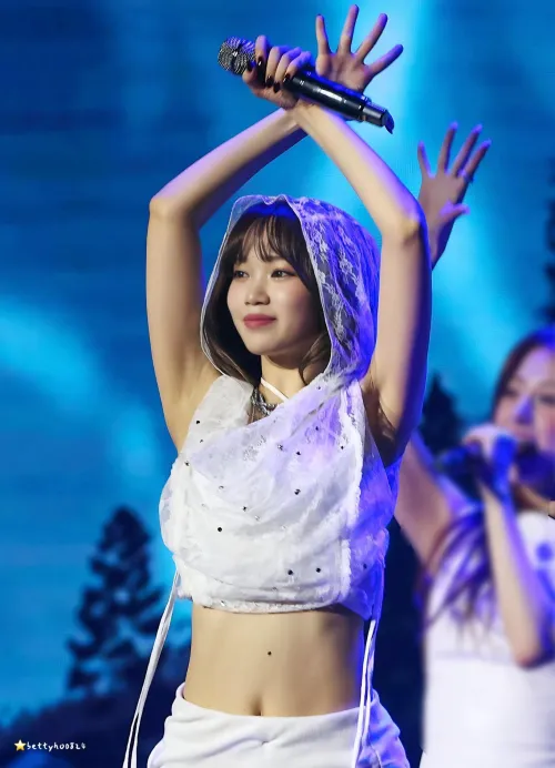 LE SSERAFIM - Chaewon