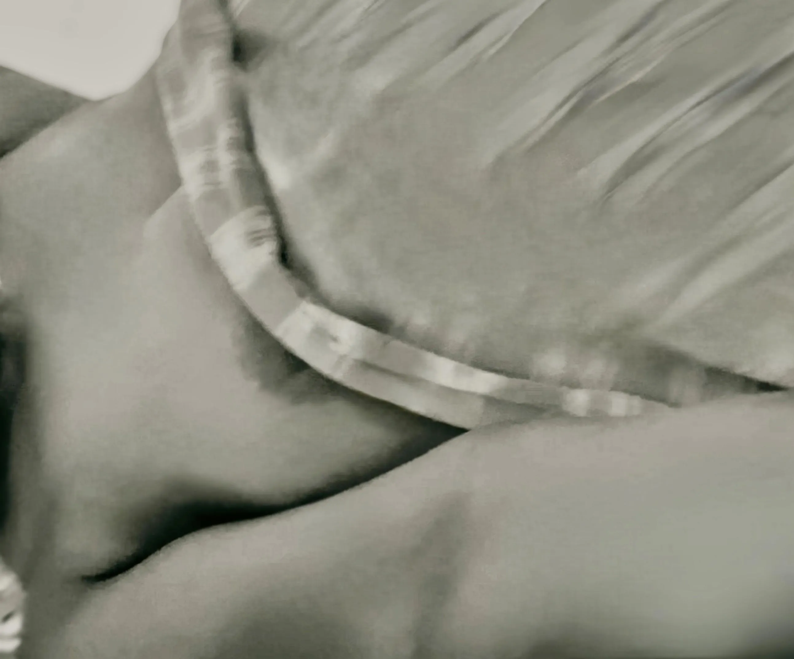 Let’s skip work, come back to bed [F]