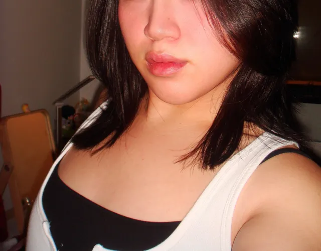 20 [T4M] Craving an Asian cock real bad, dm if u can host or pick me up ;)