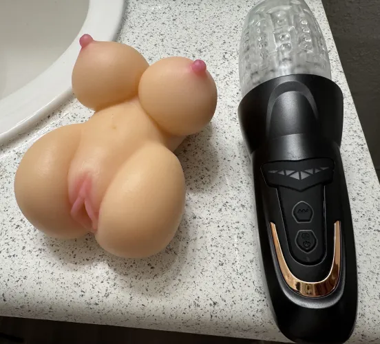 29M Need A Bro To Use My Toys While I Watch & Stroke Read Post.