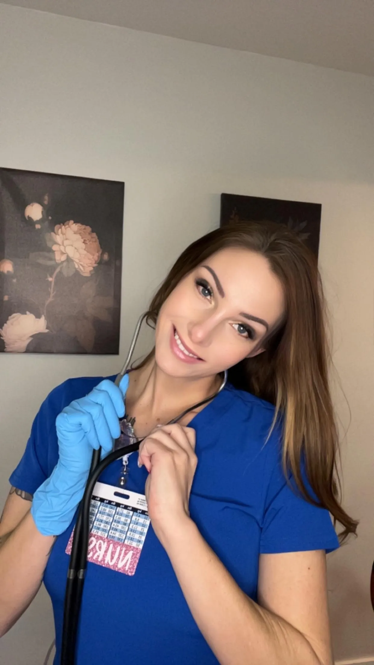 31yo nurse milf are you a married man jerking off to me? Just say yes or no 🥹😍