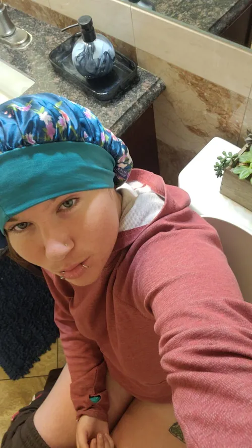 Any toilet photo is slutty