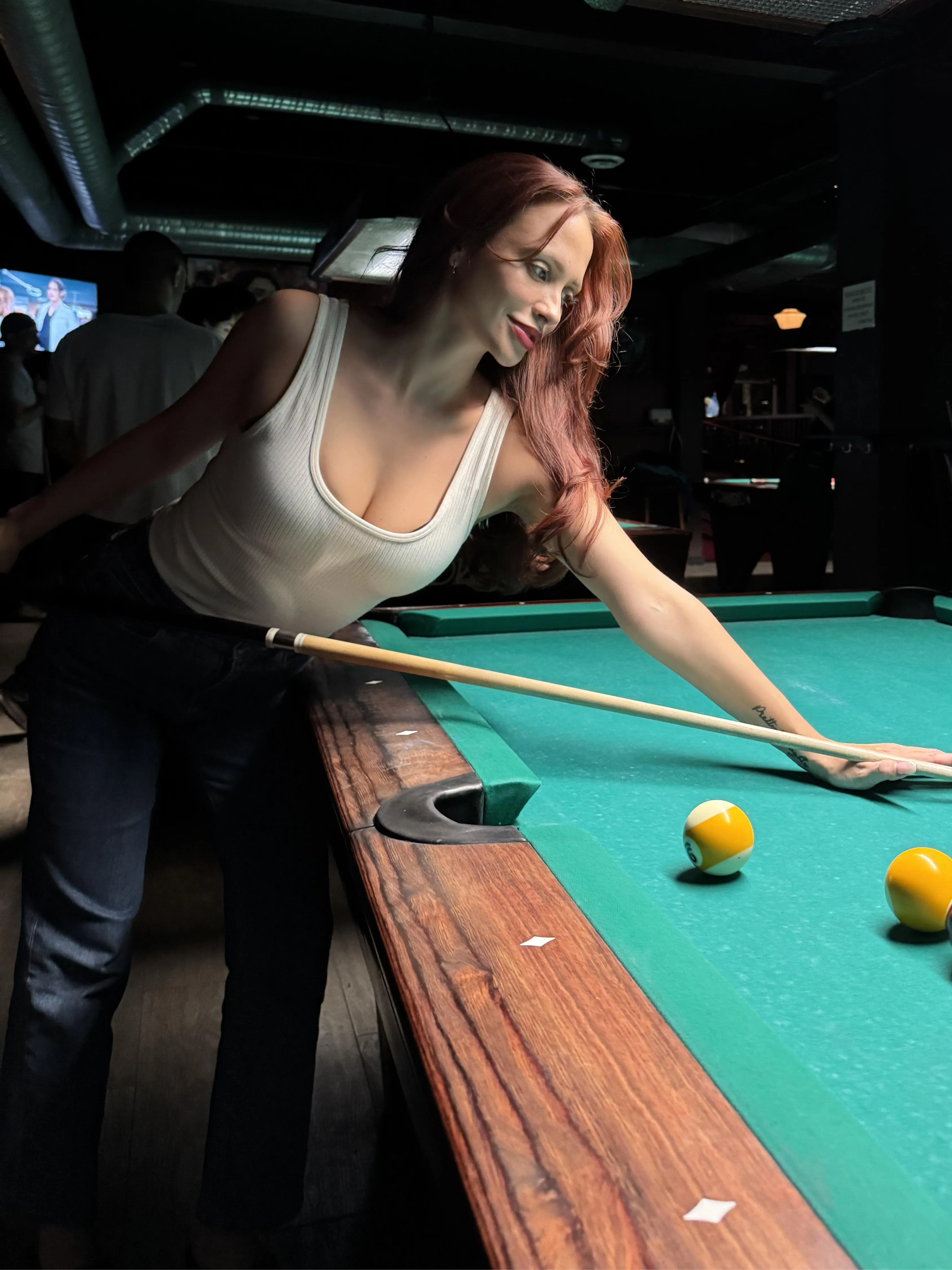 I did the most slutty thing in the washroom after this 😈 I love being a hot girl. Wanna play me?