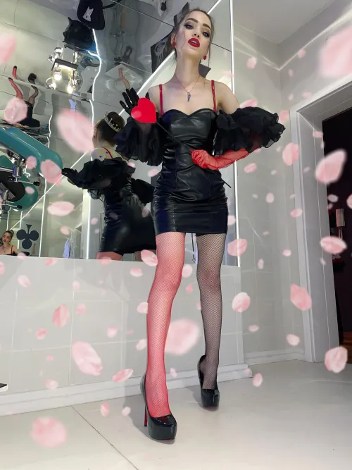 I want to see how goes every drop of your cum in your mouth