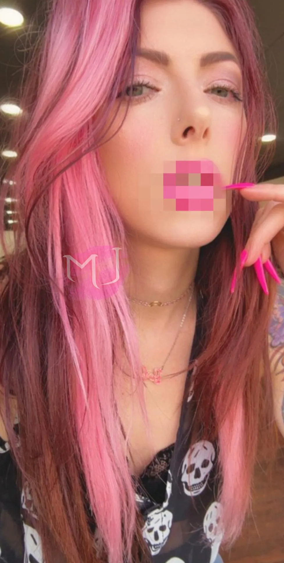 Mmmm, you're so sweet when you beg, I could just swallow you whole 👄