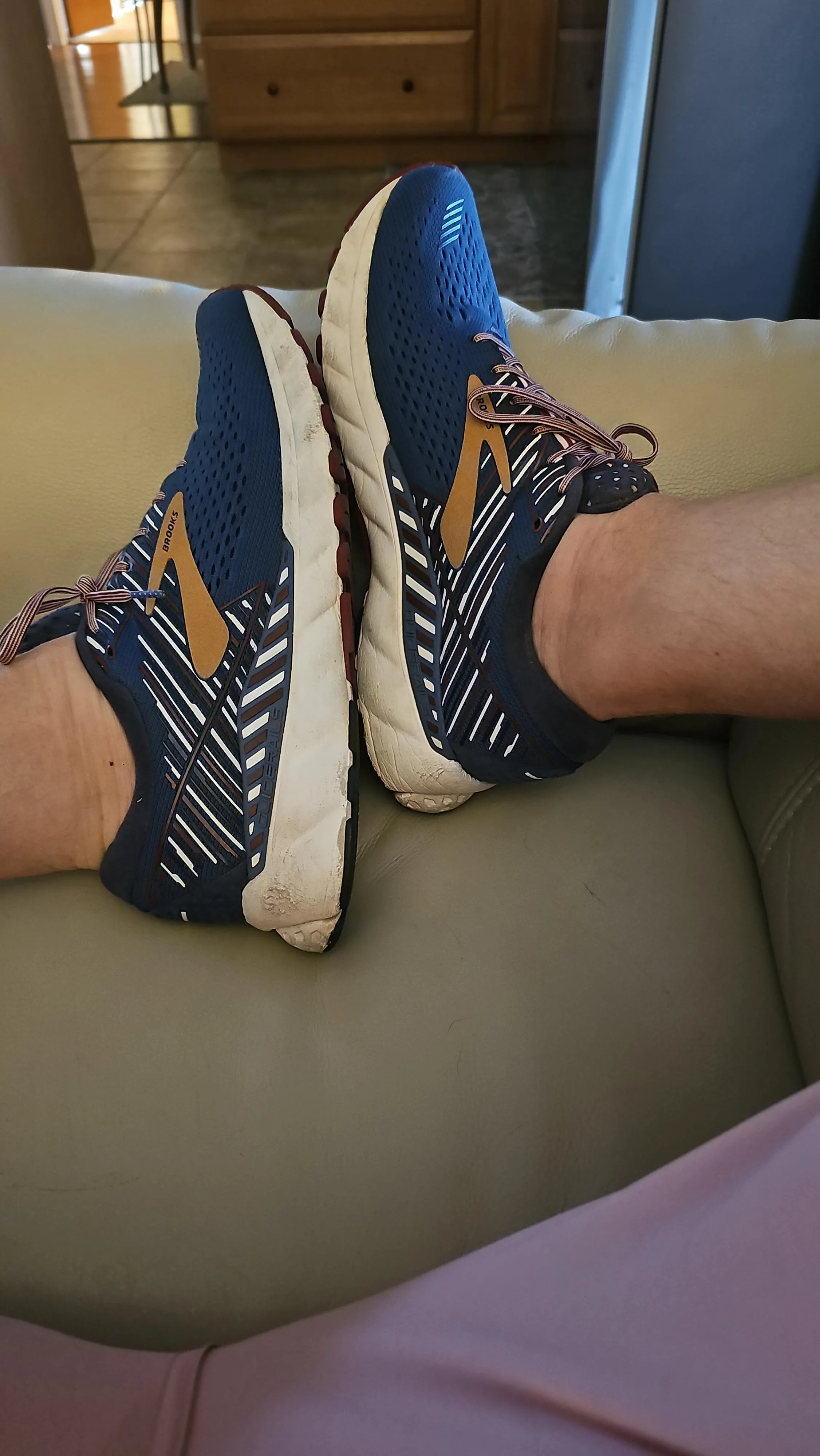 Sockless sweaty brooks