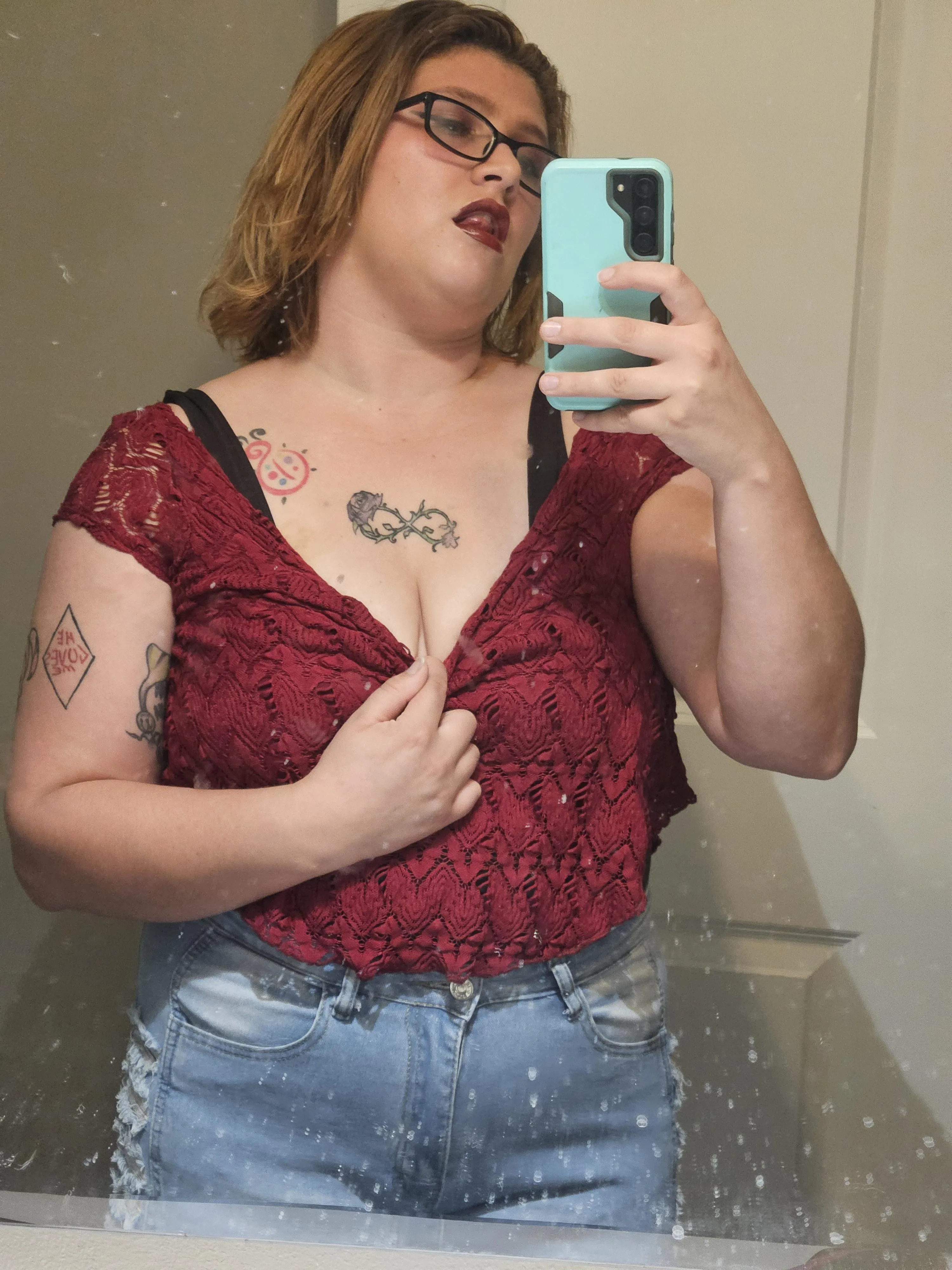 Thick and fun sized, come play with me, Jinx!!!