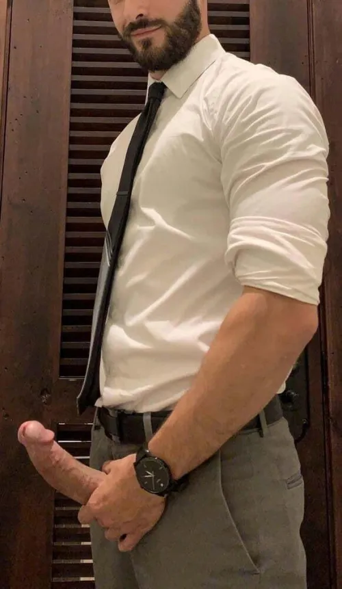 This Guy Loves His Cock!😍