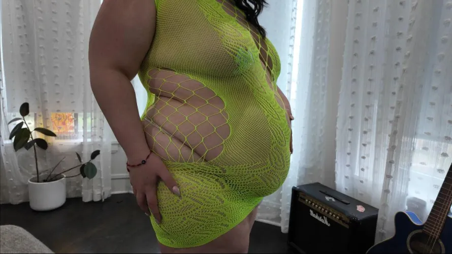 This is the body of a woman who never says no to seconds.😈😈