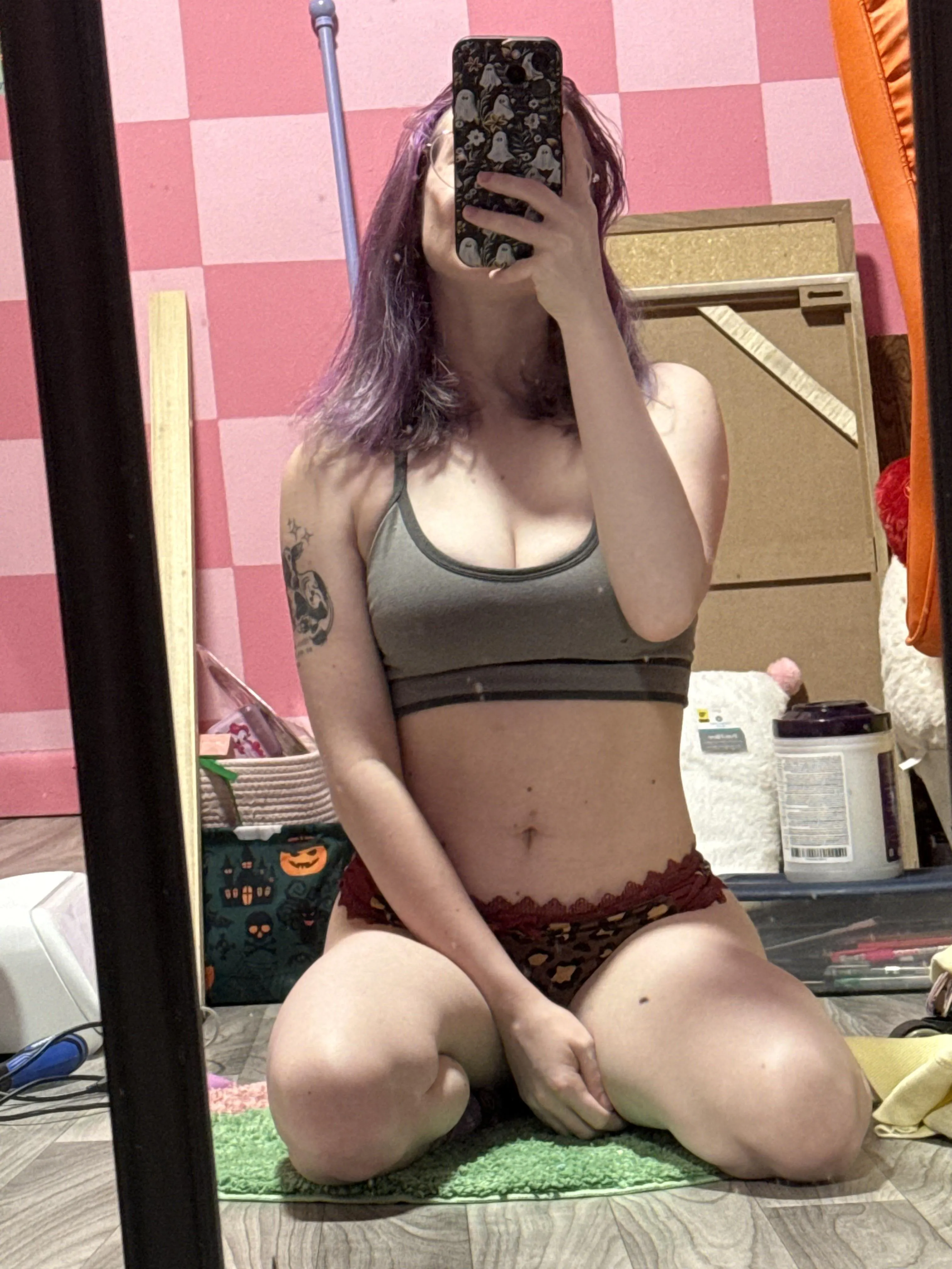 Upvote and I’ll post the nude version💖