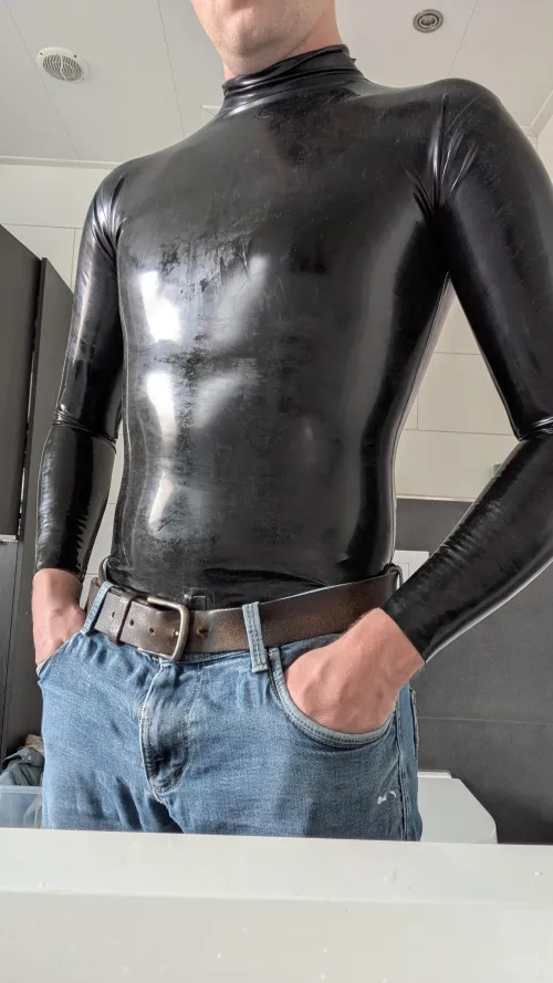 Work outfit is on, ready to paint some walls!