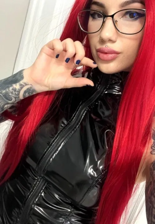 Your dick got me so shocked that i couldn't stop laughing.. that's soo disgusting