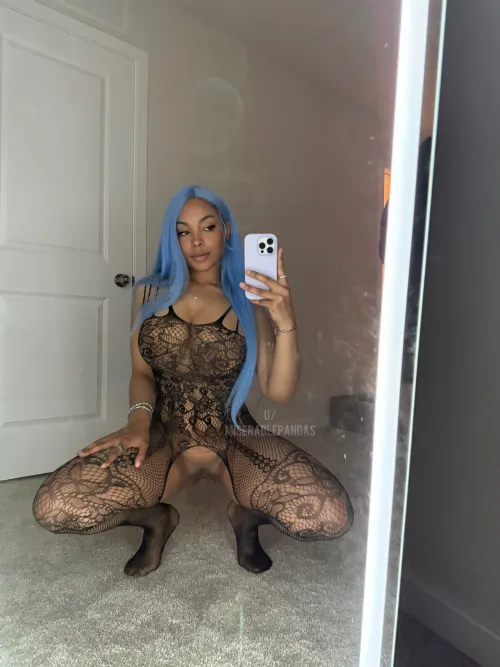 Addicted to mirror selfies