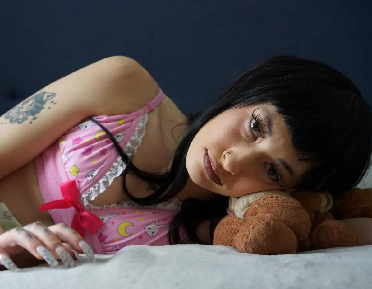 It’s baby girl time😻🌸🧁