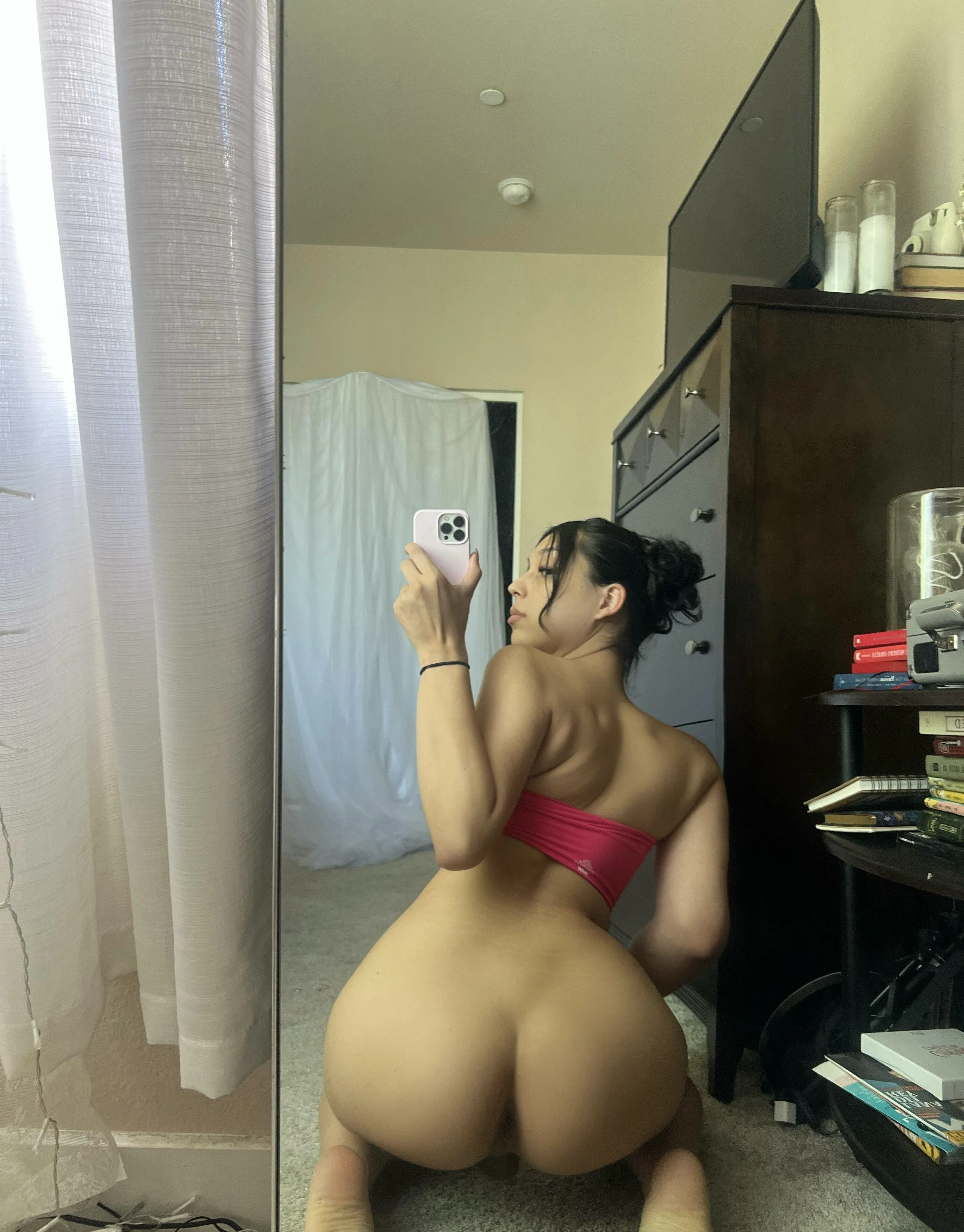 Who's up for a party tonight, and if we vibe, we can take it back home. Check my bio :)