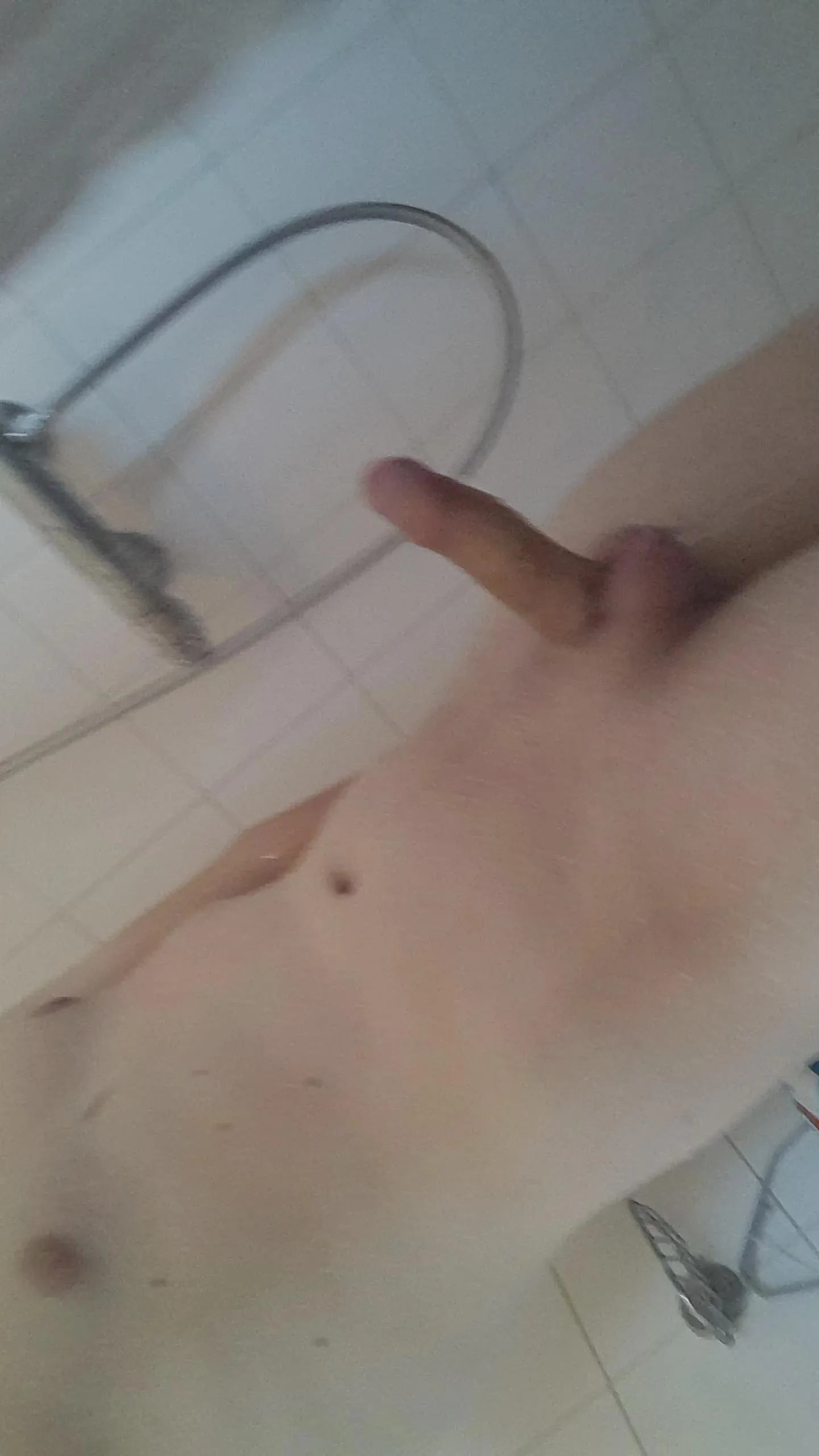 19 jarige jongen wil graag experimenteren