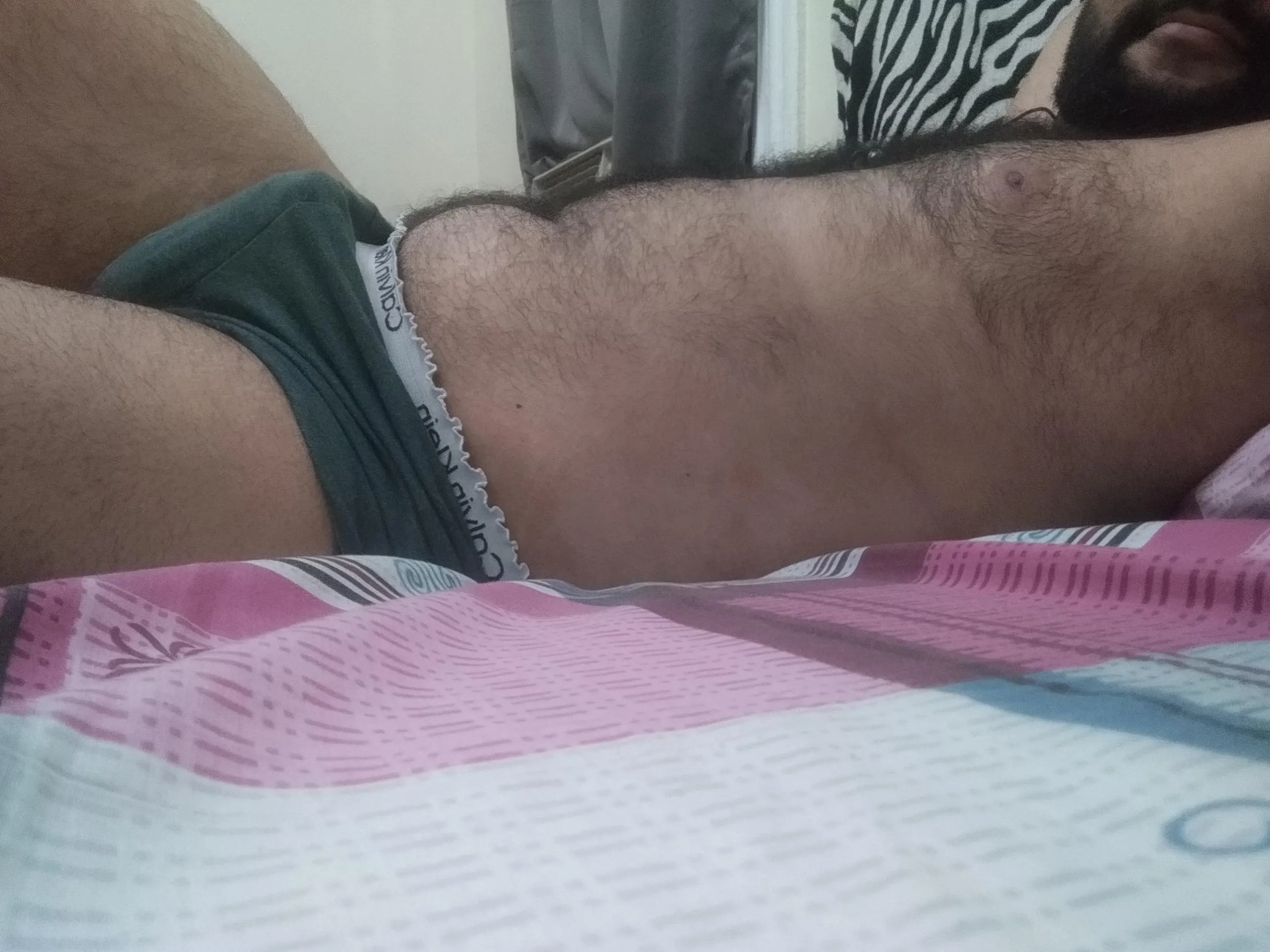 32 [M4F] #Downtown Traveller wifh no ine in the city here till next week looking for some company