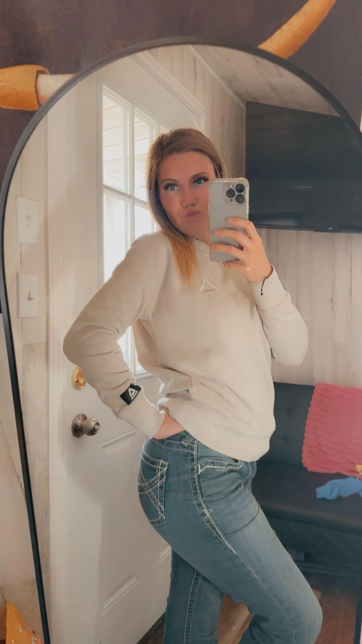 Can i come to your room while your wife is sleeping?