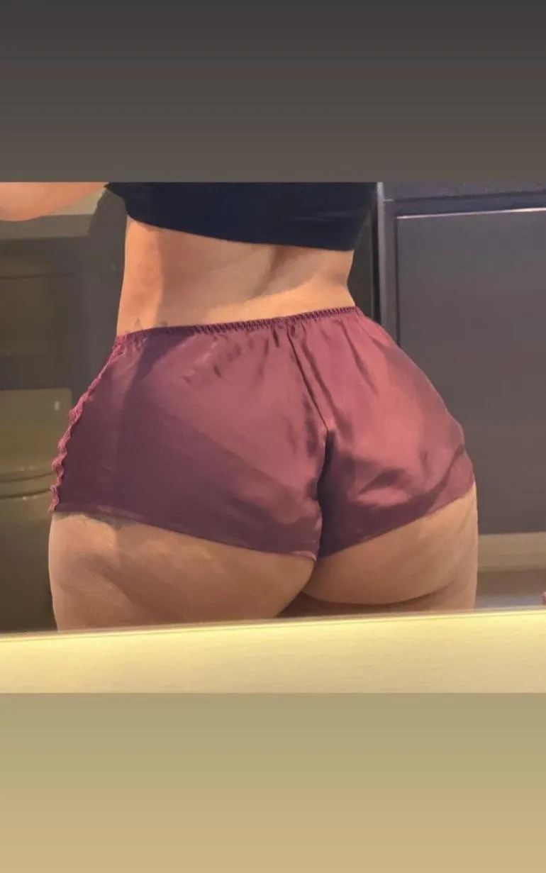 Early morning gym session done. I was kind of hoping for someone hung to walk into the changing rooms as I was taking this in the mirror