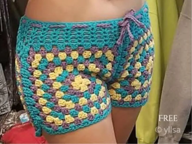 Guys my AC is broken, I need to make a pair of unbreathable thick crochet granny square shorts IMMEDIATELY or I will pass out from the heat! 🥵🥵🥵