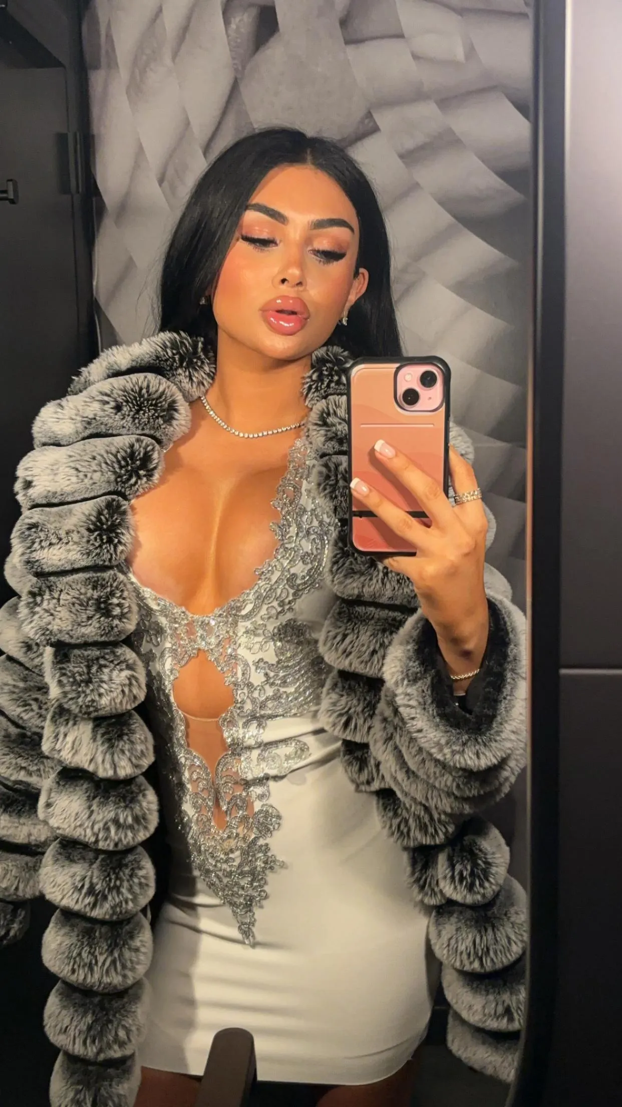 Hi, I'm waiting for you to notice me 🍌🥰