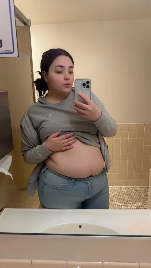 I really like getting compliments on my big belly 😜