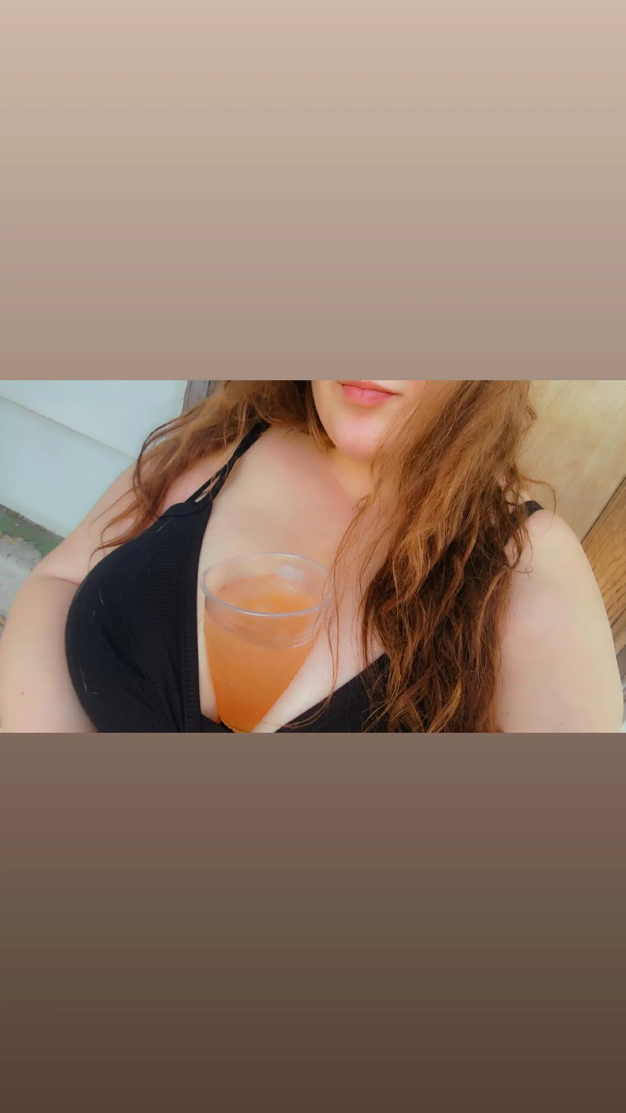 I’m the perfect cup holder 💋