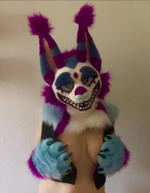 Kitty showing off his tits :3