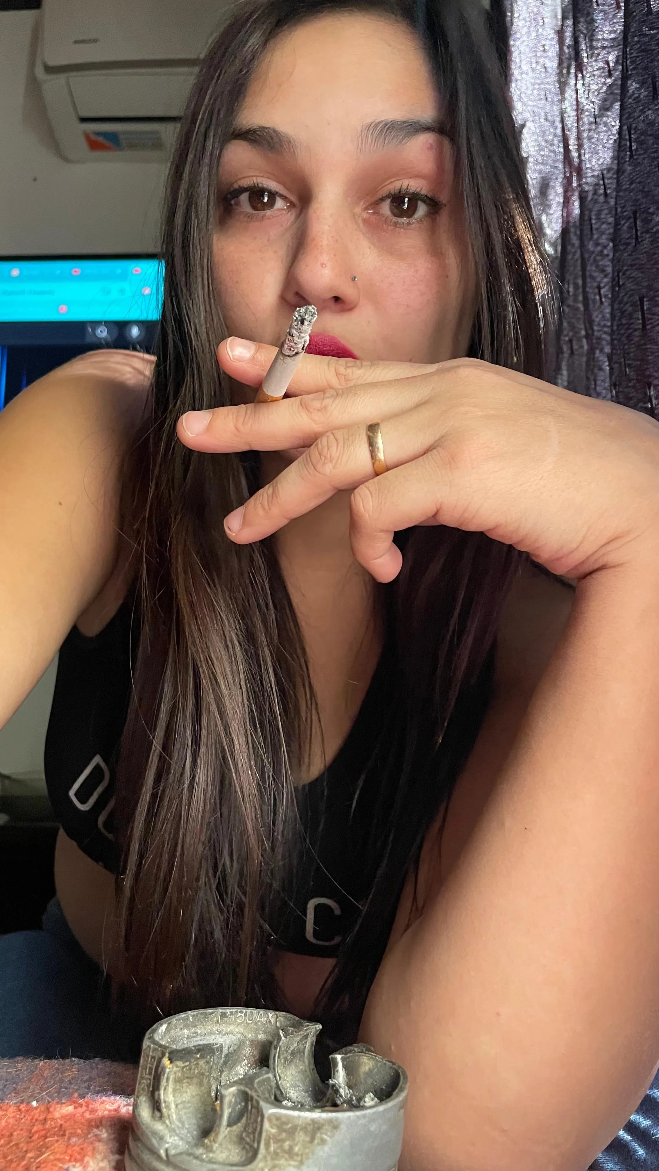 Let's blow smoke together Today 🫦🚬💨