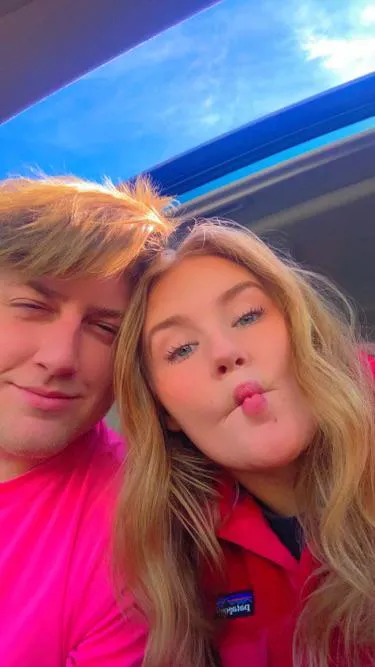 Looking for a couple. We are in the Benton area