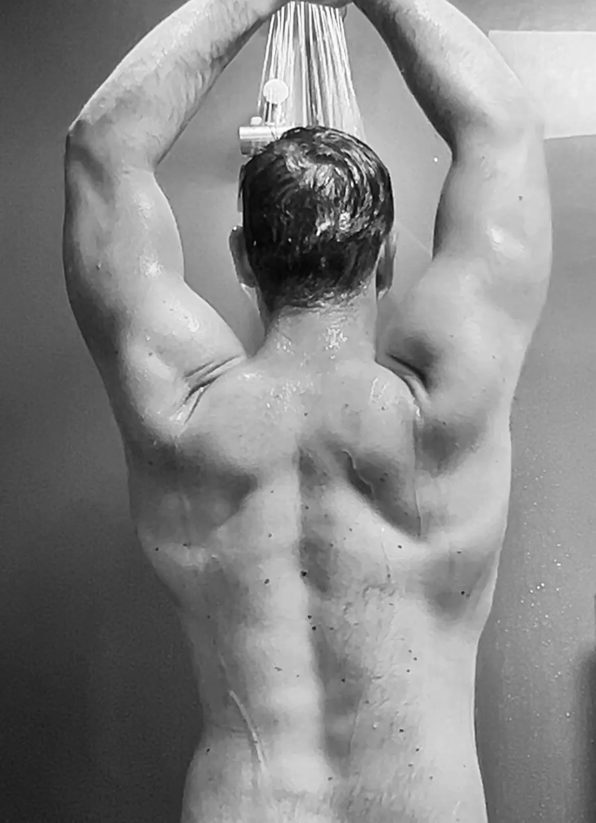 [m] Post workout feels 💦