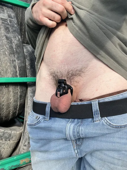 My little caged dicklet wanted to wish you all a good morning!